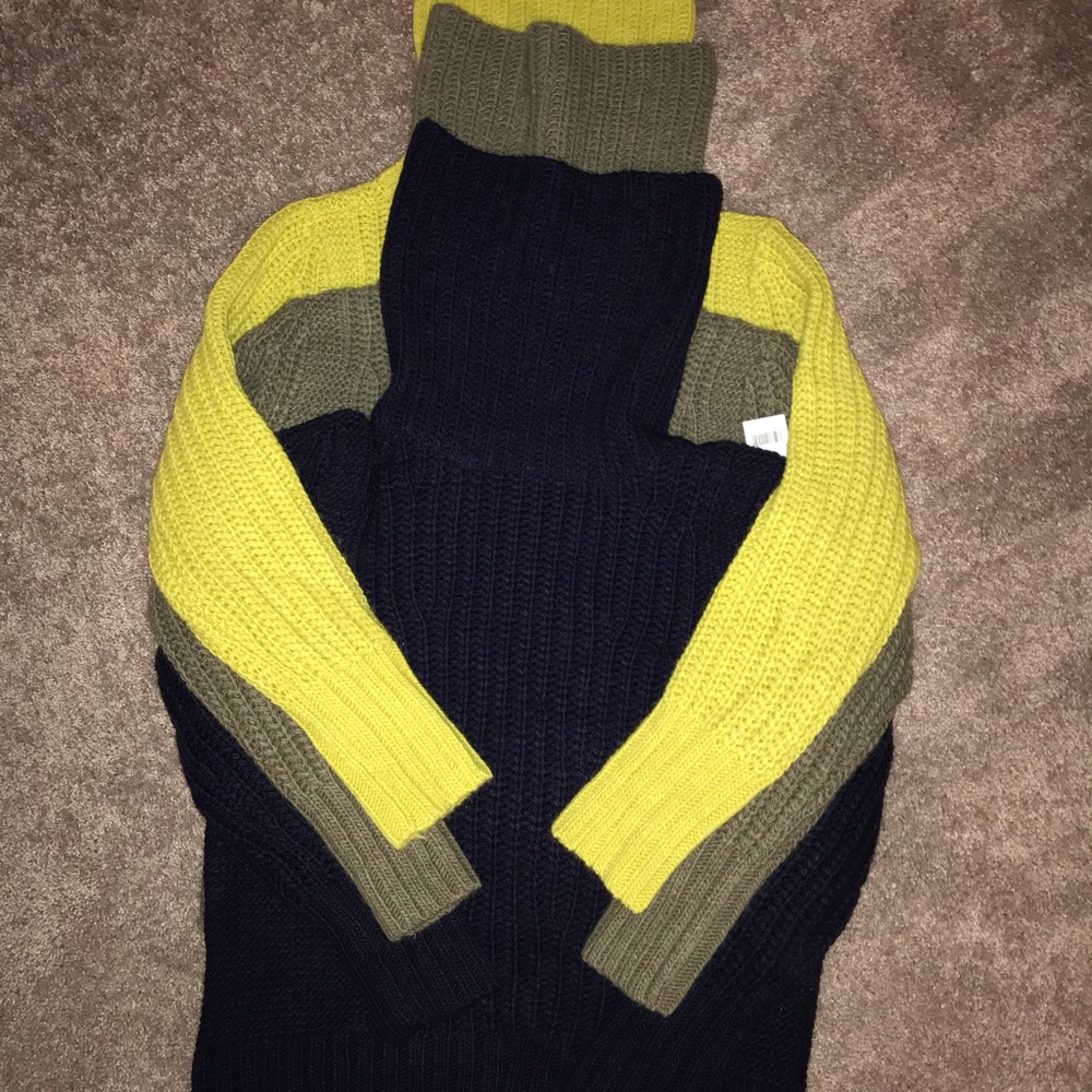 Banana Republic (3) turtle neck sweaters M